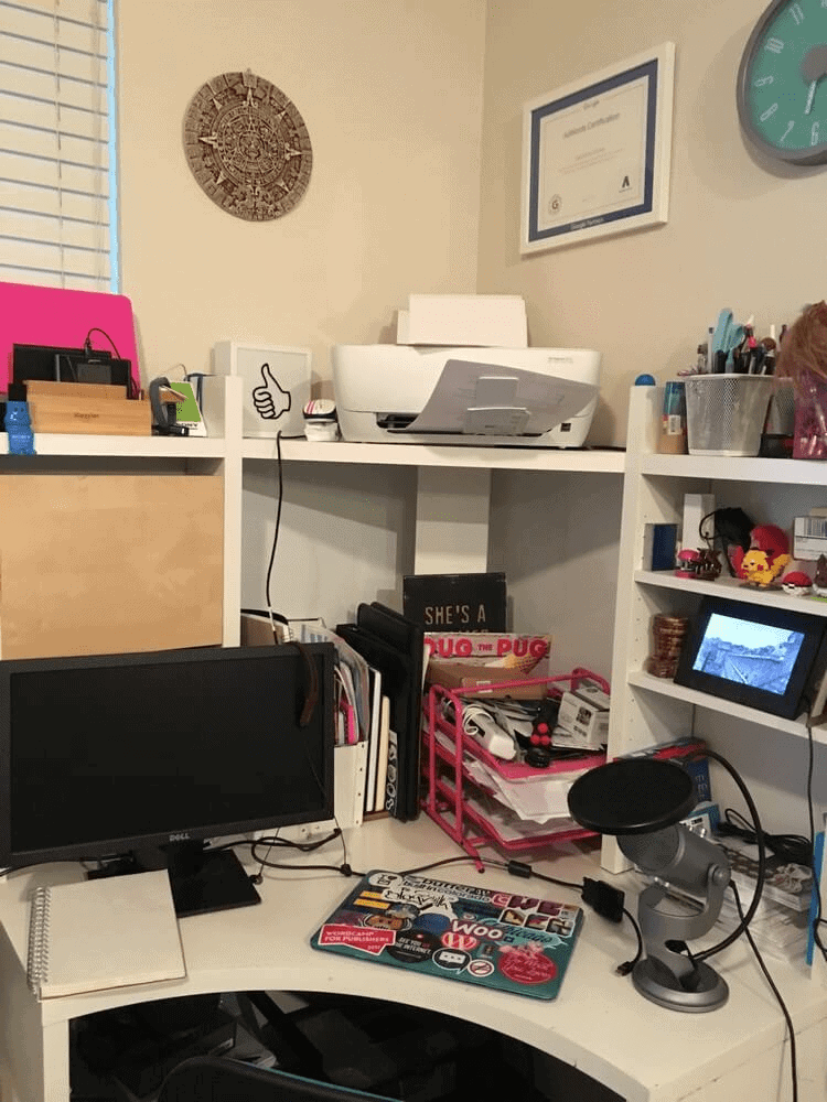Fancy corner store desk